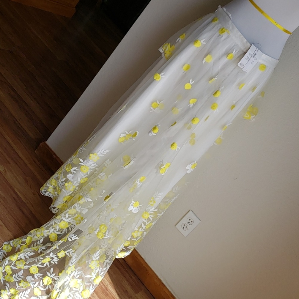 New Asos maxi skirt - Picture 3 of 8